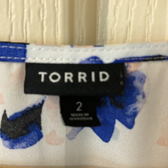 EUC Torrid White, Blue & Pink Floral Blouse - Picture 8 of 13